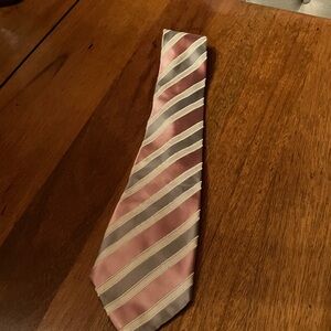 Classic Striped Silk Tie in Pink and Cream